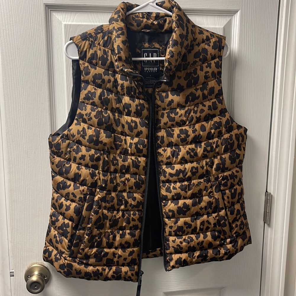 GAP UPCYCLED PUFFER WOMENS VEST SIZE LARGE